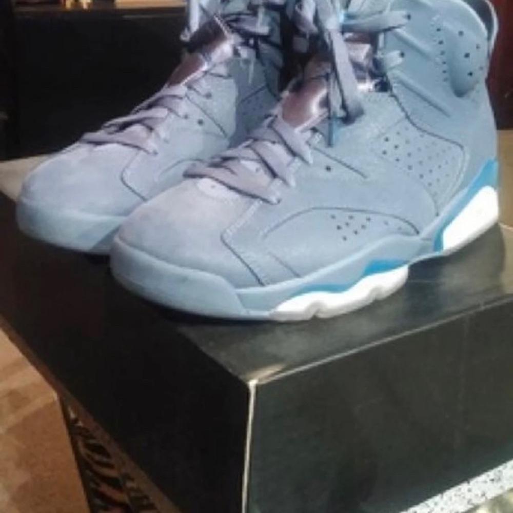 Nike Air Jordans 6 Retro Diffused Blue